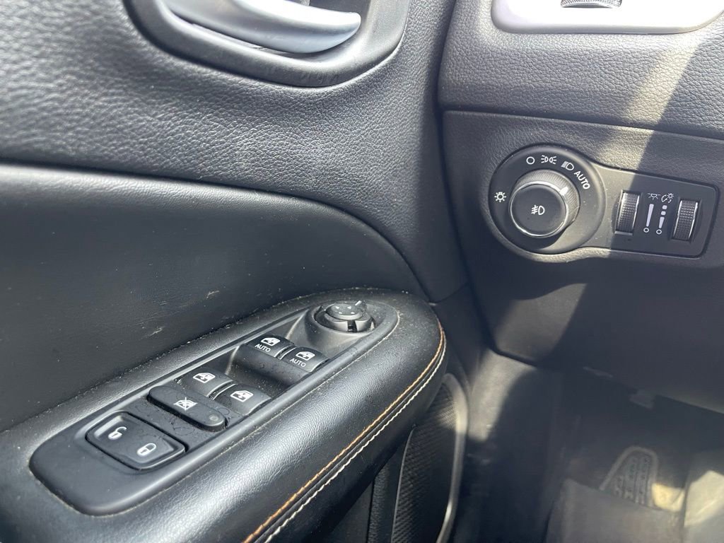 Used 2018 Jeep Compass Latitude w/ Popular Equipment Group AWD/4WD image 13