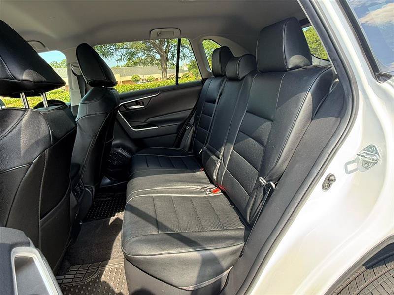 Used 2021 Toyota RAV4 XLE AWD/4WD image 12