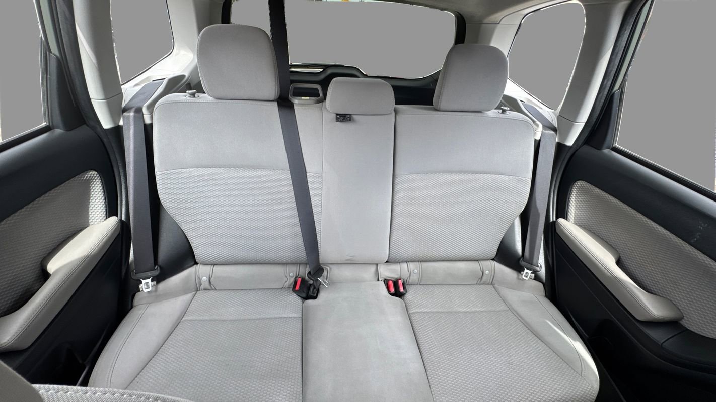 Used 2017 Subaru Forester 2.5i image 13