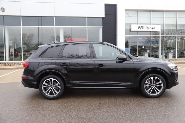 Used 2025 Audi Q7 2.0T Premium w/ Convenience Plus Package image 2