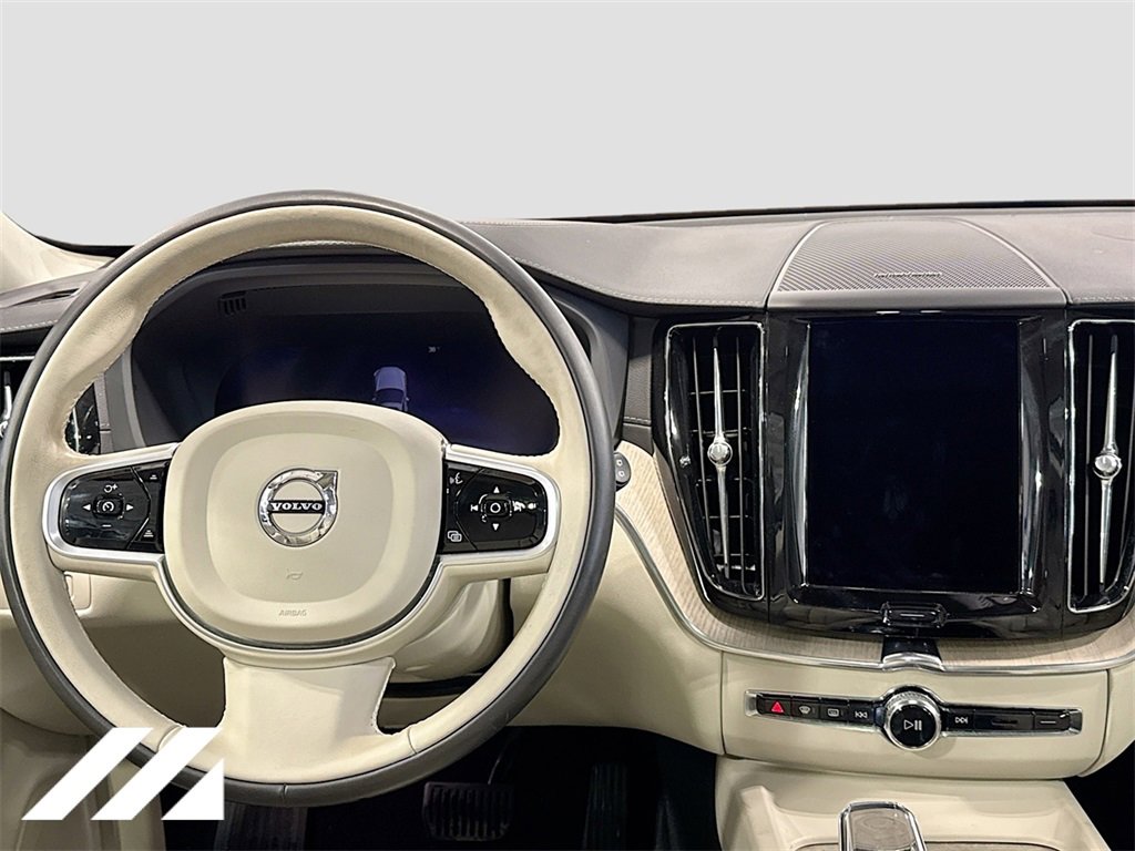 Used 2022 Volvo XC60 B6 Inscription w/ Advanced Package image 25