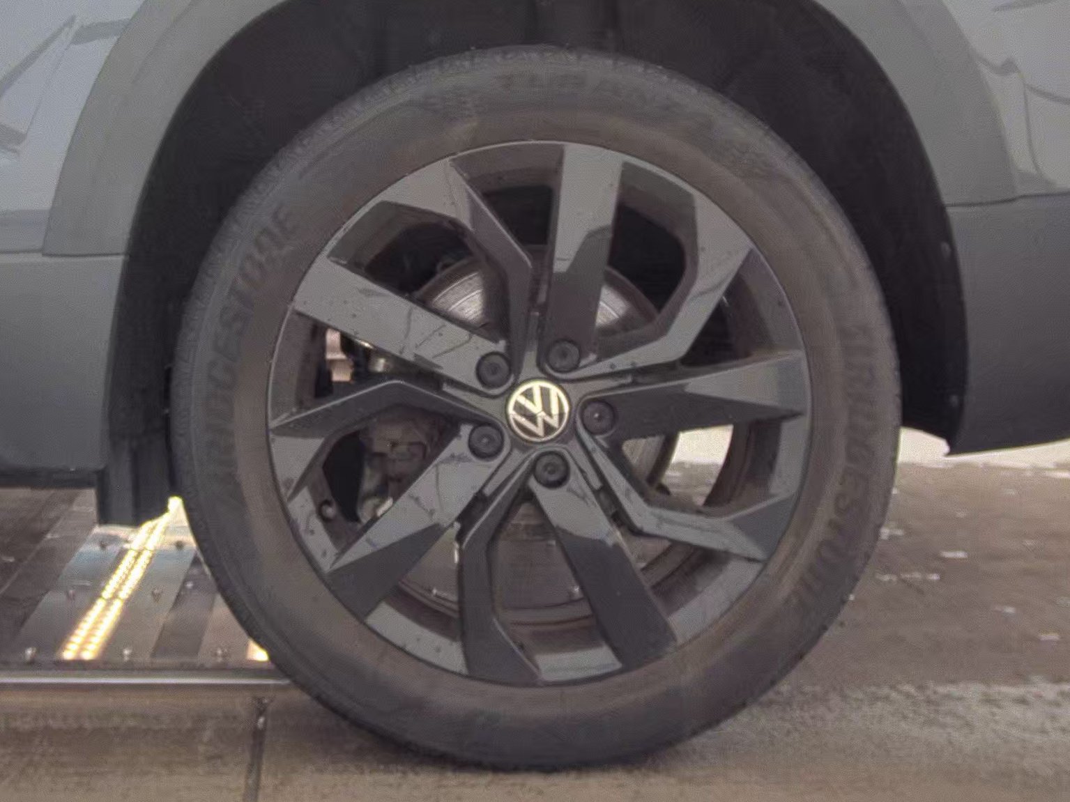 Used 2022 Volkswagen Taos SE w/ Panoramic Sunroof Package AWD/4WD image 17