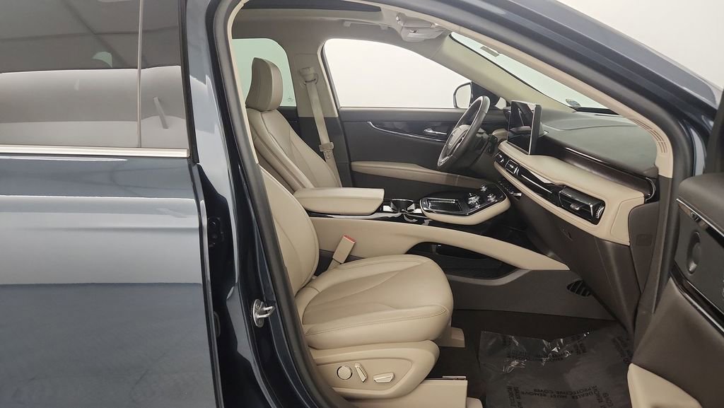 Used 2023 Lincoln Nautilus Reserve w/ Equipment Group 201A image 32