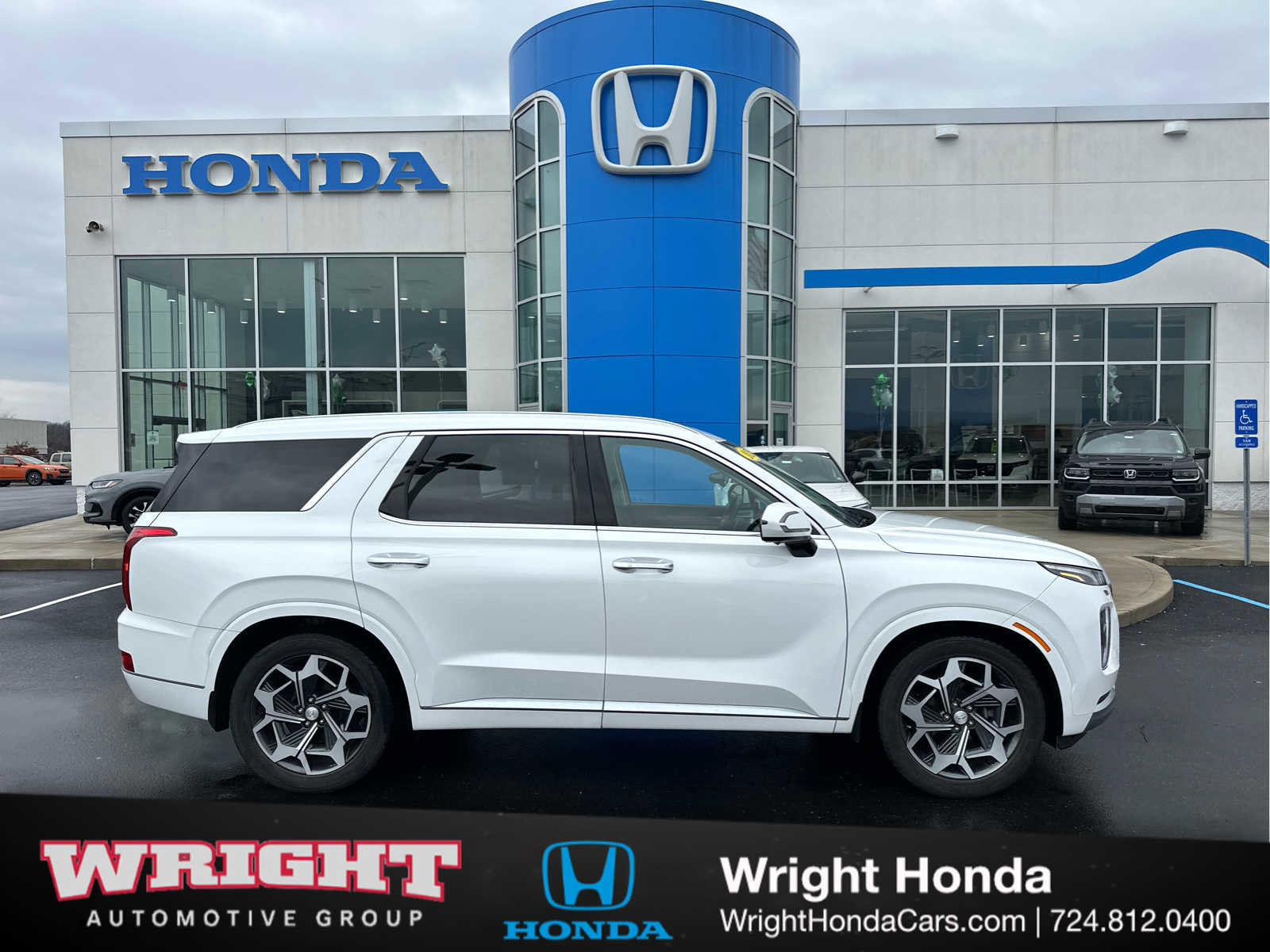 Used 2021 Hyundai Palisade Calligraphy image 1