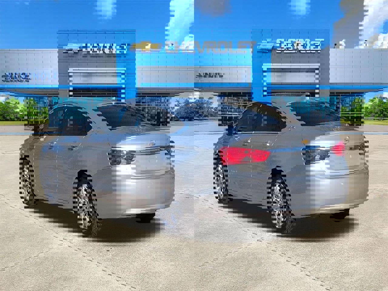 Used 2017 Chevrolet Impala LT image 3