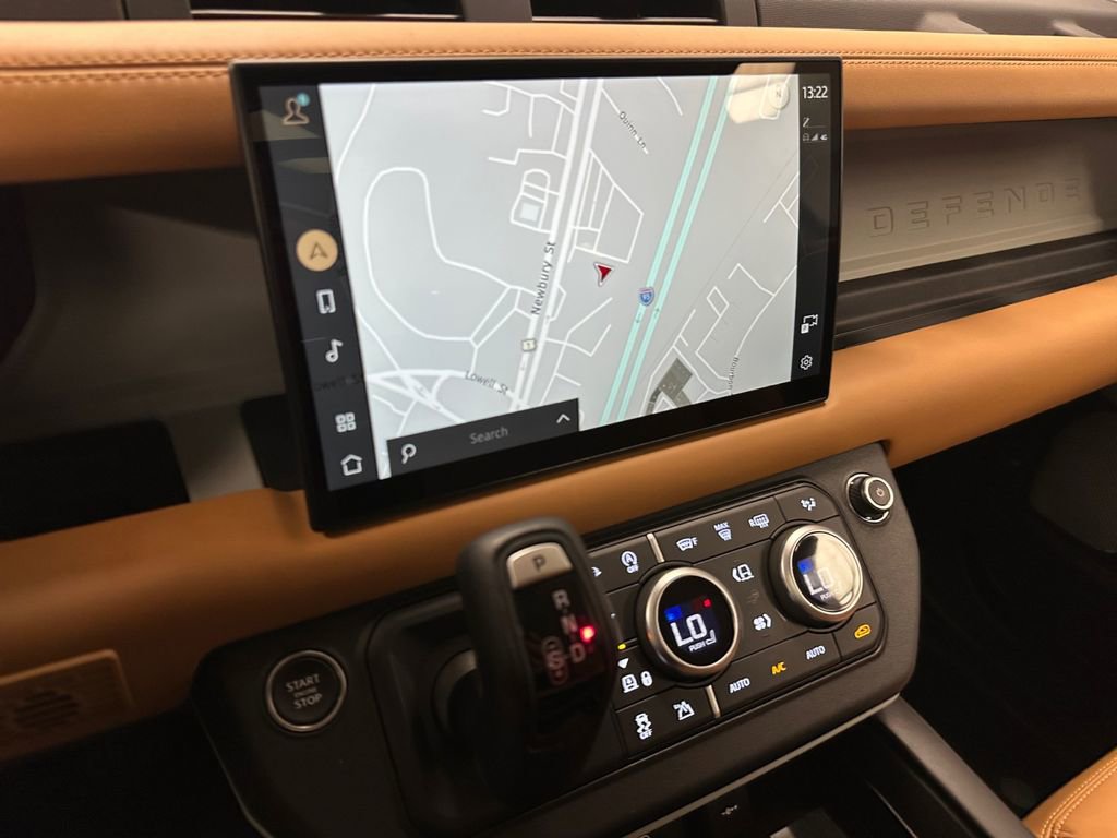 Used 2023 Land Rover Defender 130 SE image 21