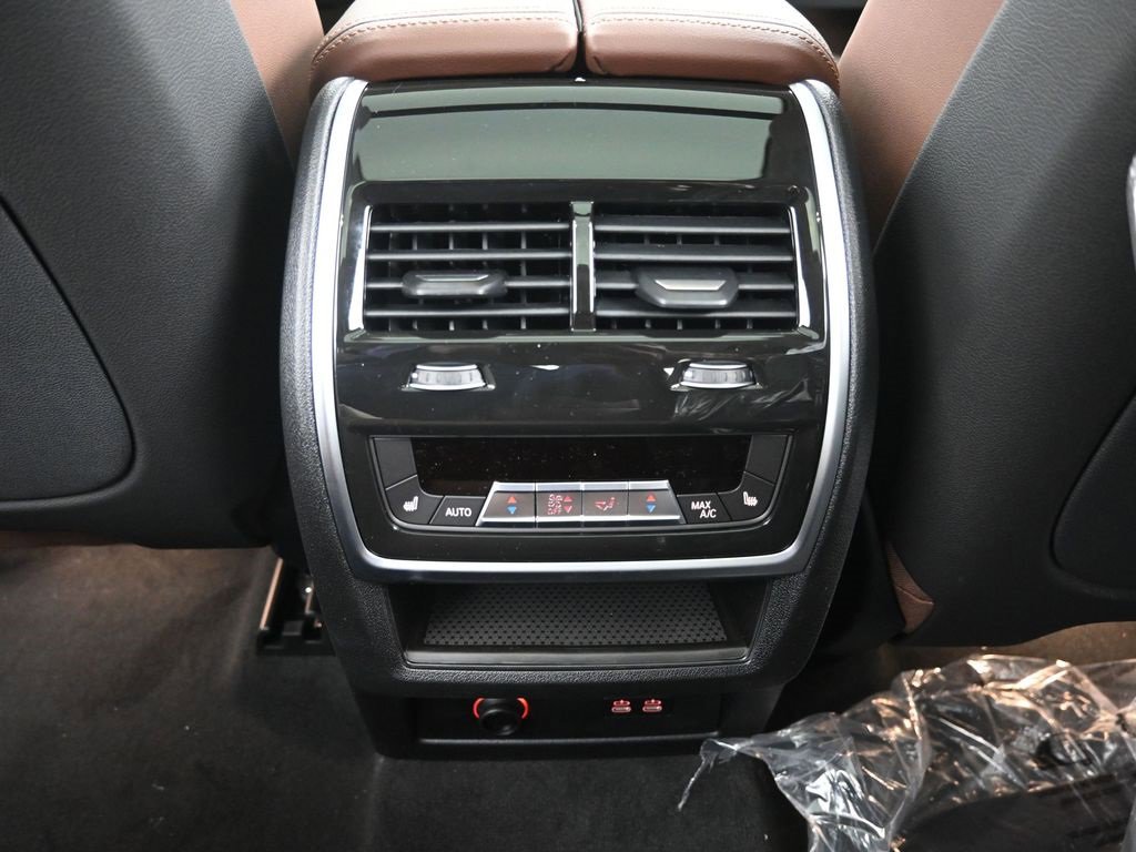 New 2026 BMW X7 xDrive40i image 48