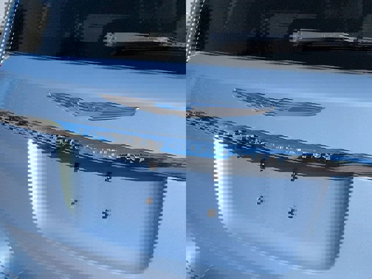 Used 2012 Chrysler Town & Country Limited image 5