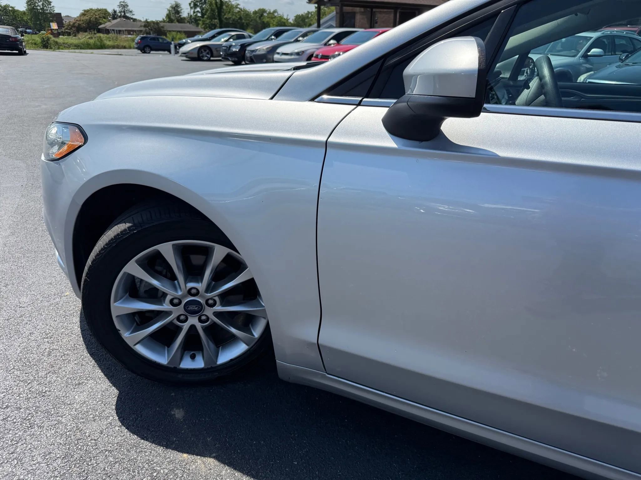 Used 2017 Ford Fusion SE w/ Fusion SE Technology Package image 43