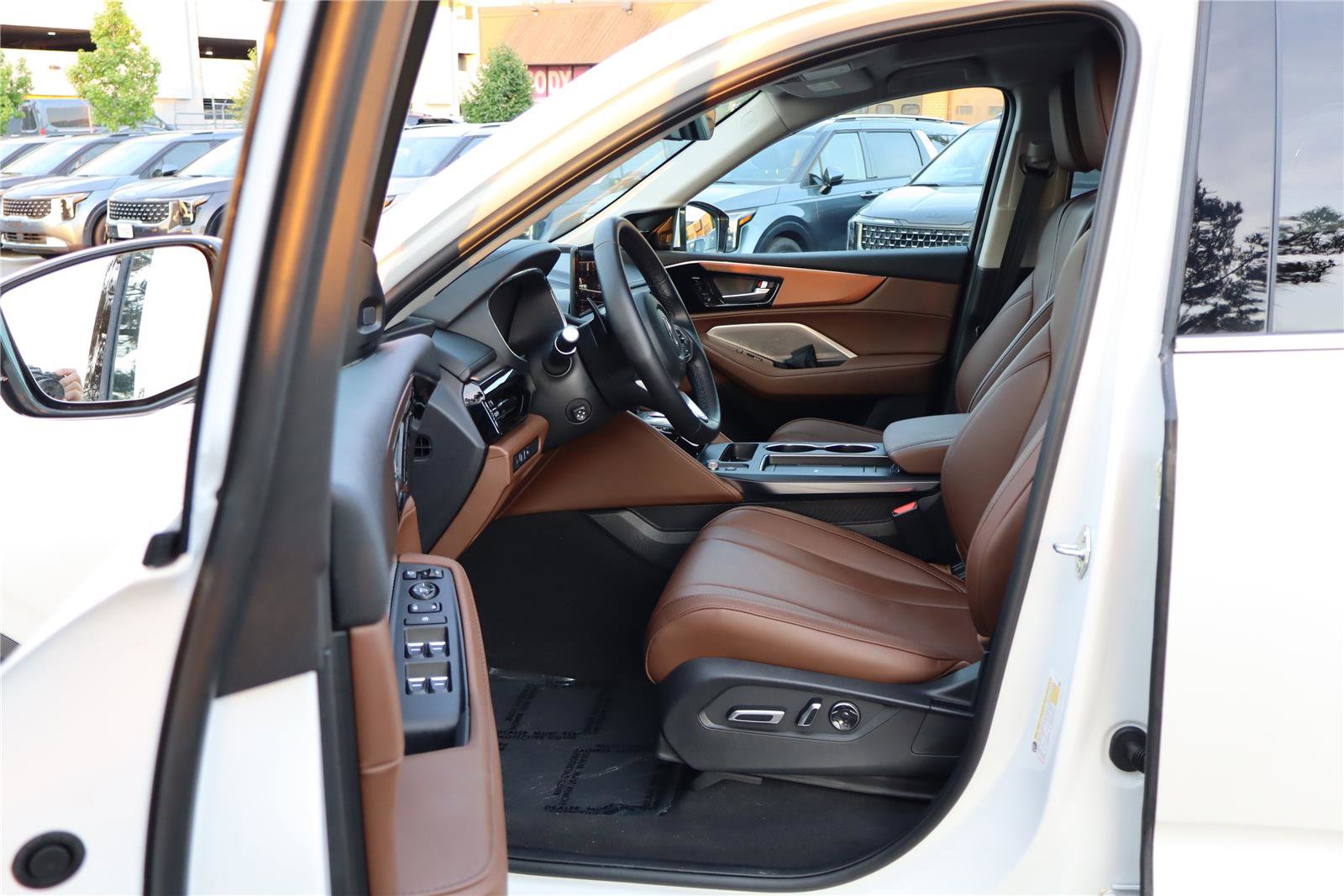 Used 2025 Acura MDX SH-AWD w/ Technology Package image 12