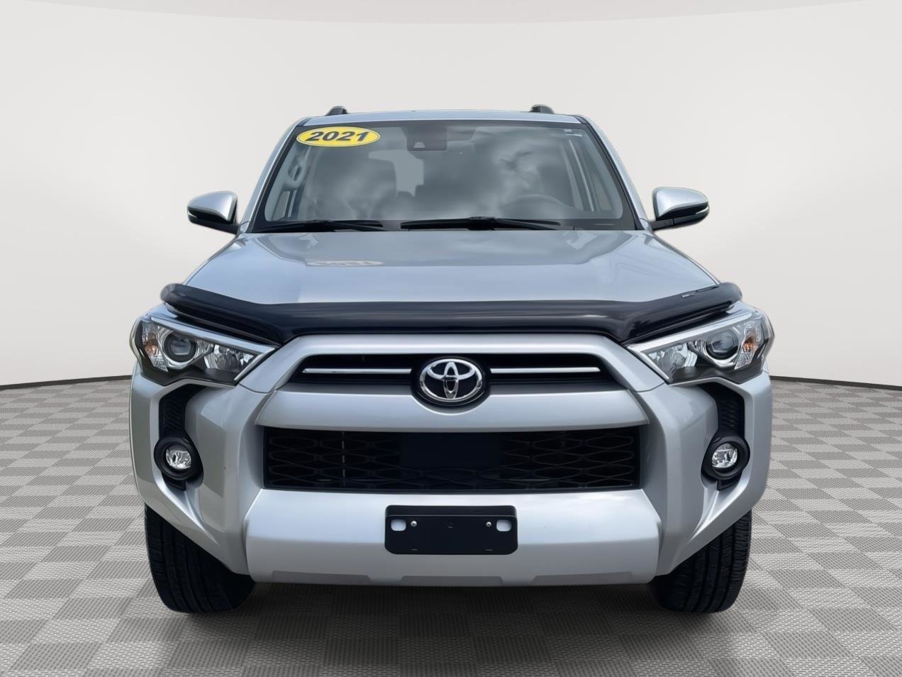 Used 2021 Toyota 4Runner SR5 Premium w/ Moonroof Package AWD/4WD image 17