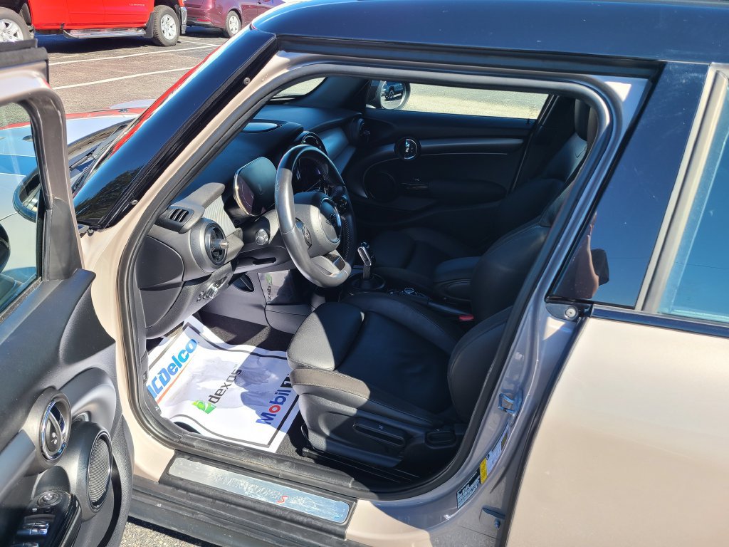 Used 2024 MINI Cooper S w/ Signature Upholstery Package FWD image 22