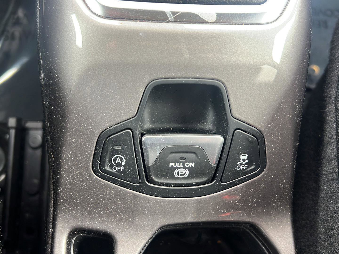 Used 2022 Jeep Renegade Latitude AWD/4WD image 26