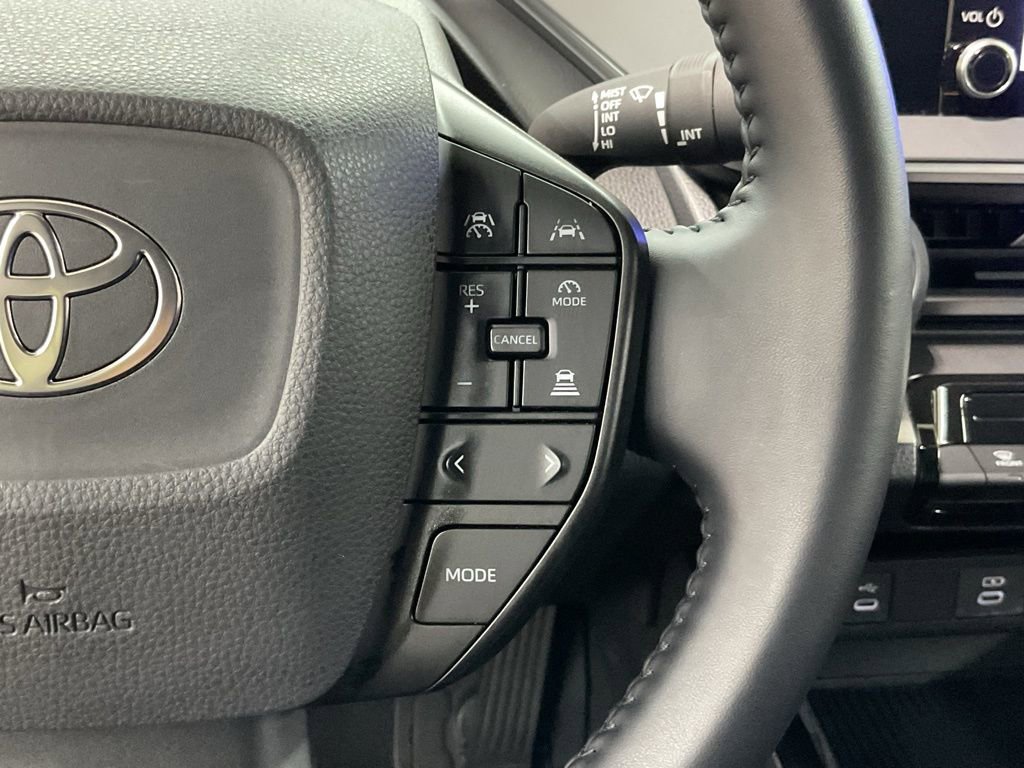 Used 2024 Toyota Prius LE FWD image 10