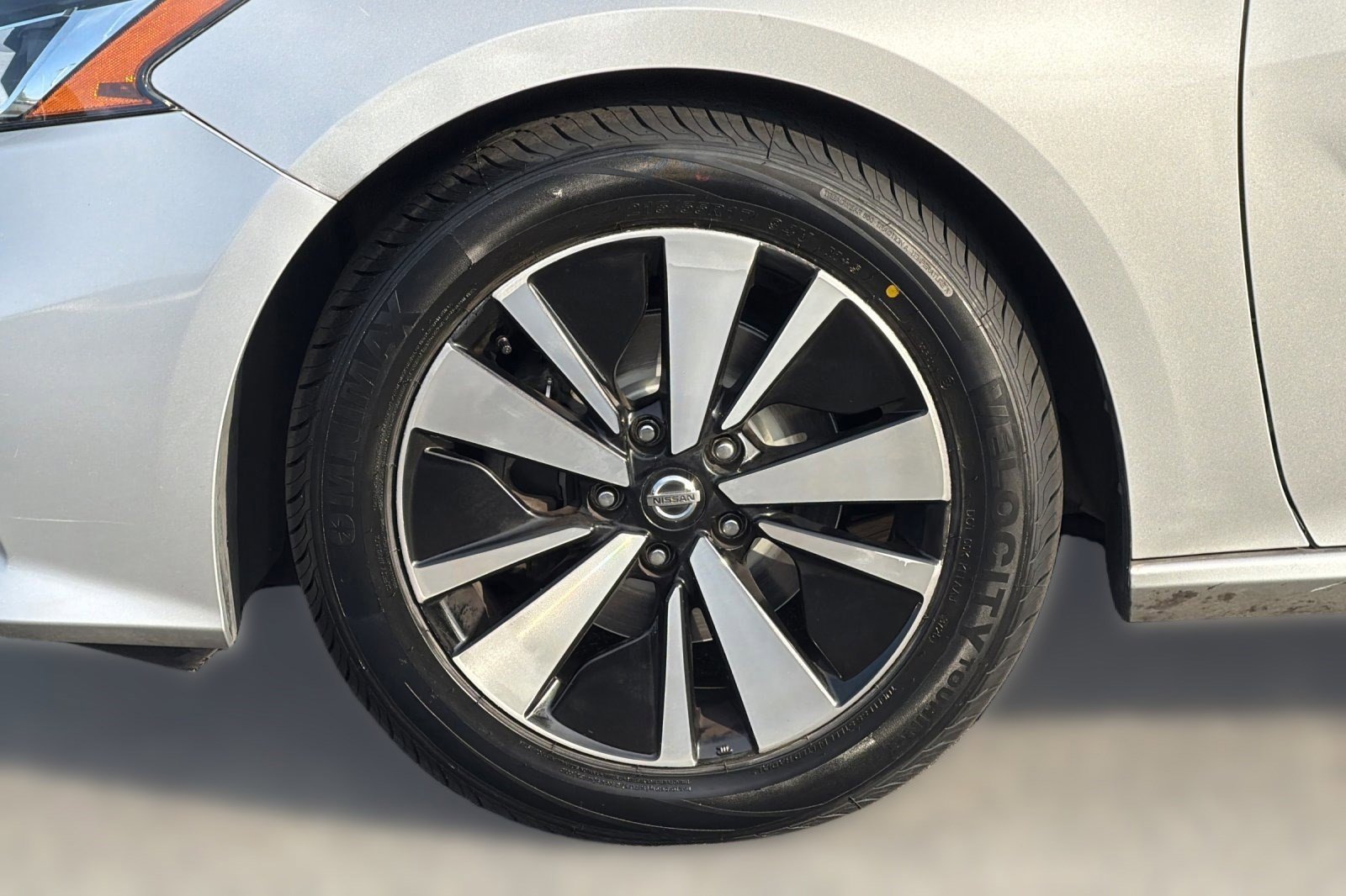 Used 2019 Nissan Altima 2.5 SV image 12