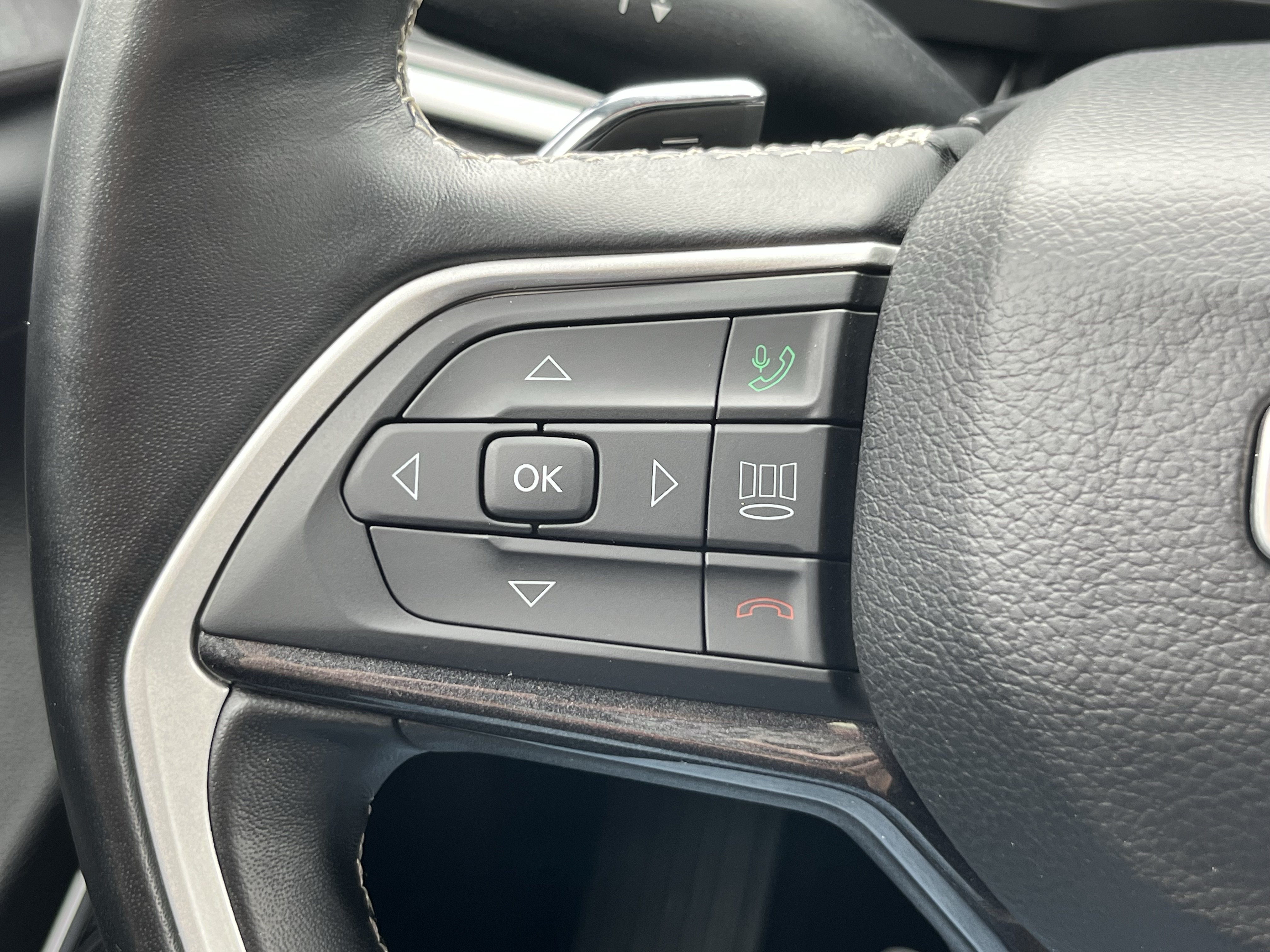 Used 2022 Jeep Grand Cherokee L Laredo AWD/4WD image 22