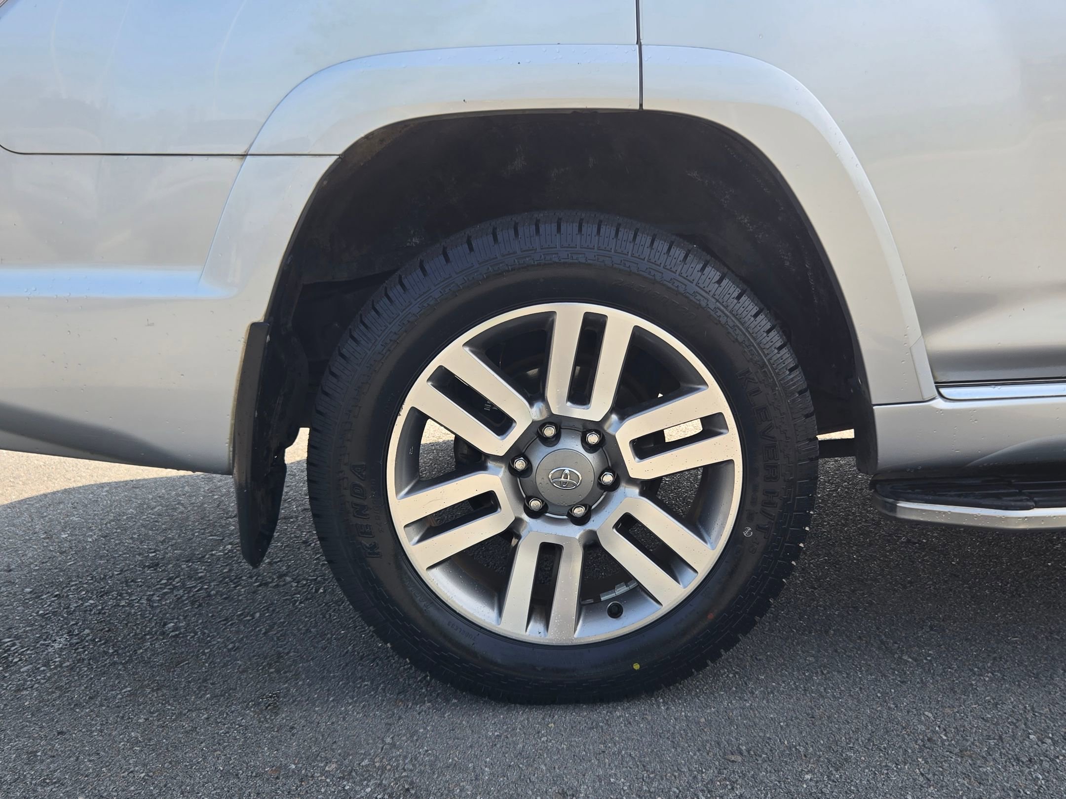 Used 2013 Toyota 4Runner Limited AWD/4WD image 17