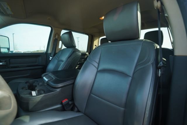 Used 2019 RAM 2500 Tradesman w/ Chrome Appearance Group image 34