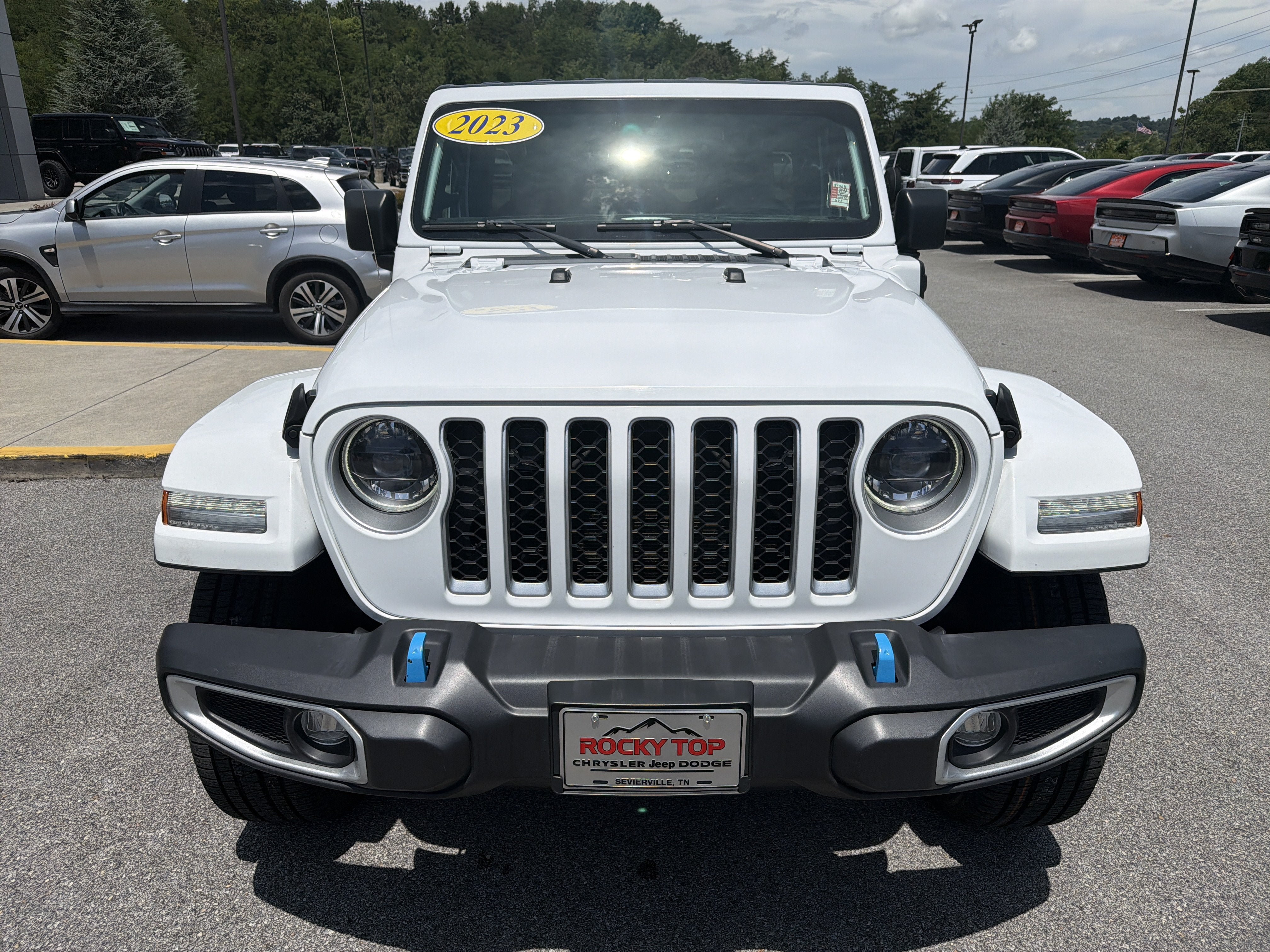 Used 2023 Jeep Wrangler Unlimited Sahara AWD/4WD image 4