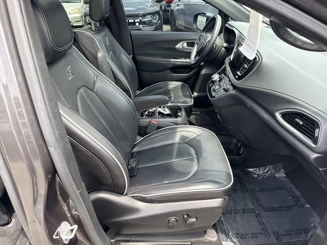 Used 2018 Chrysler Pacifica Limited w/ Advanced Safetytec Group FWD image 9