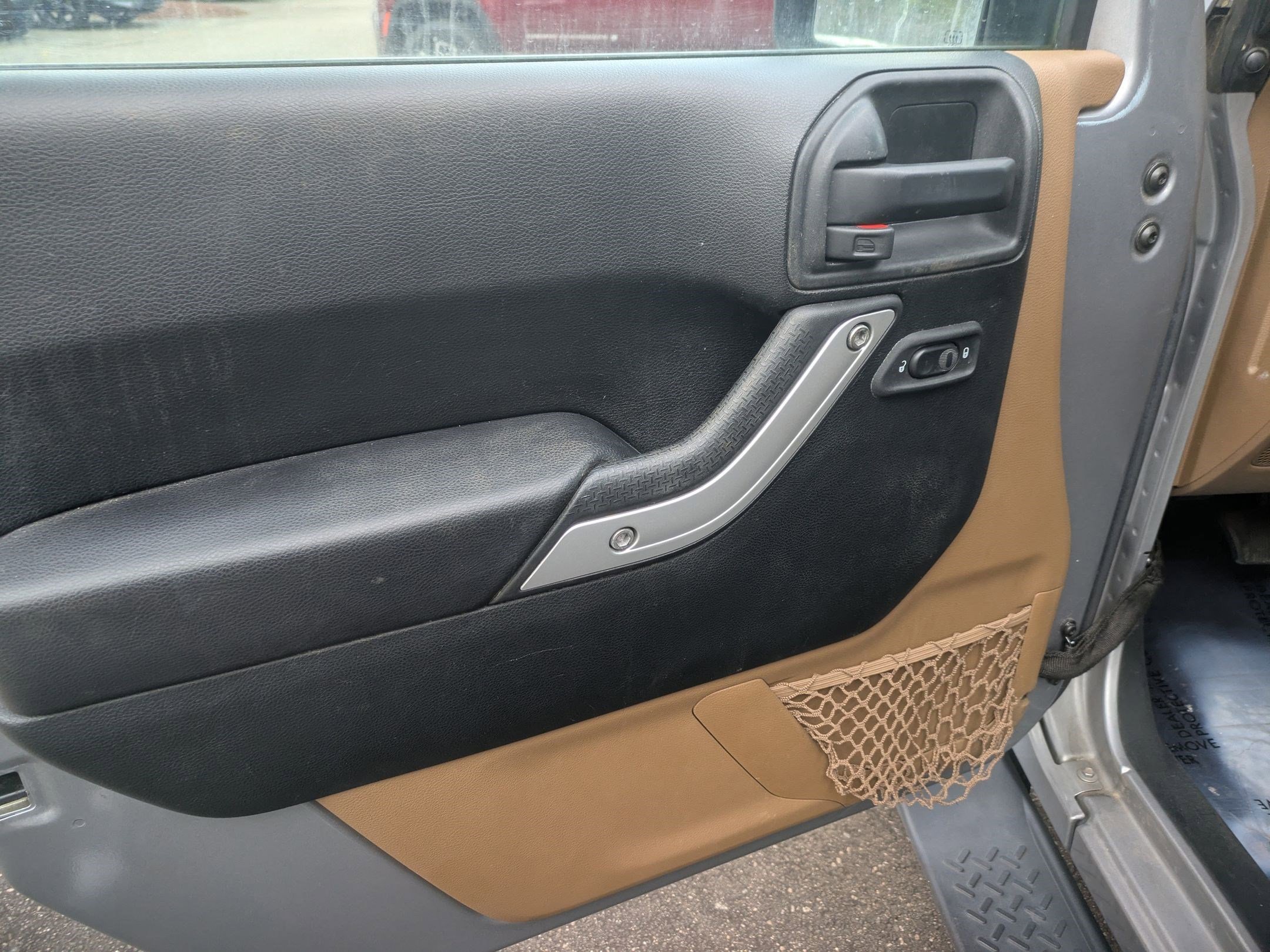 Used 2018 Jeep Wrangler Unlimited Sahara w/ Connectivity Group image 14