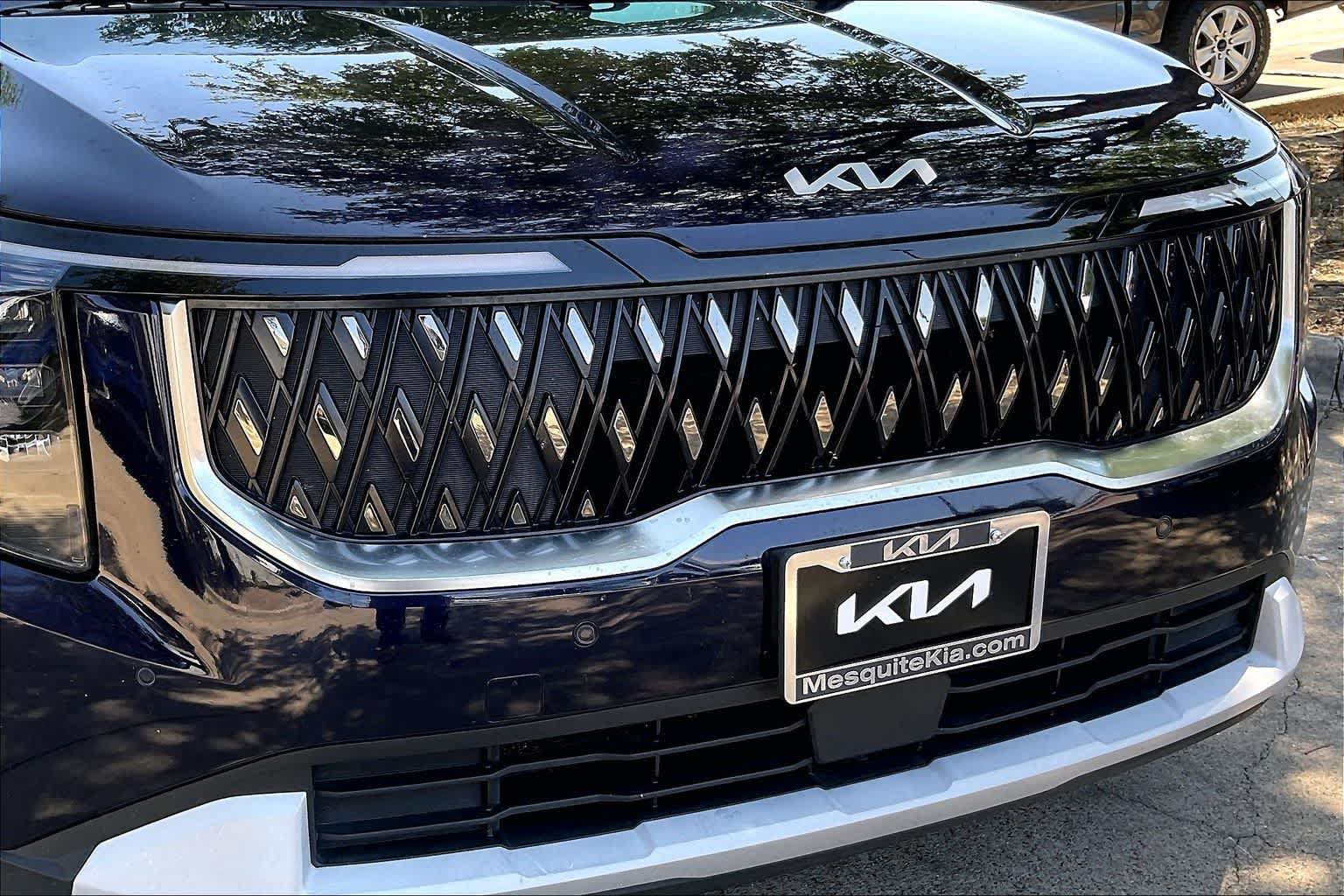 Certified 2025 Kia Carnival FWD image 29