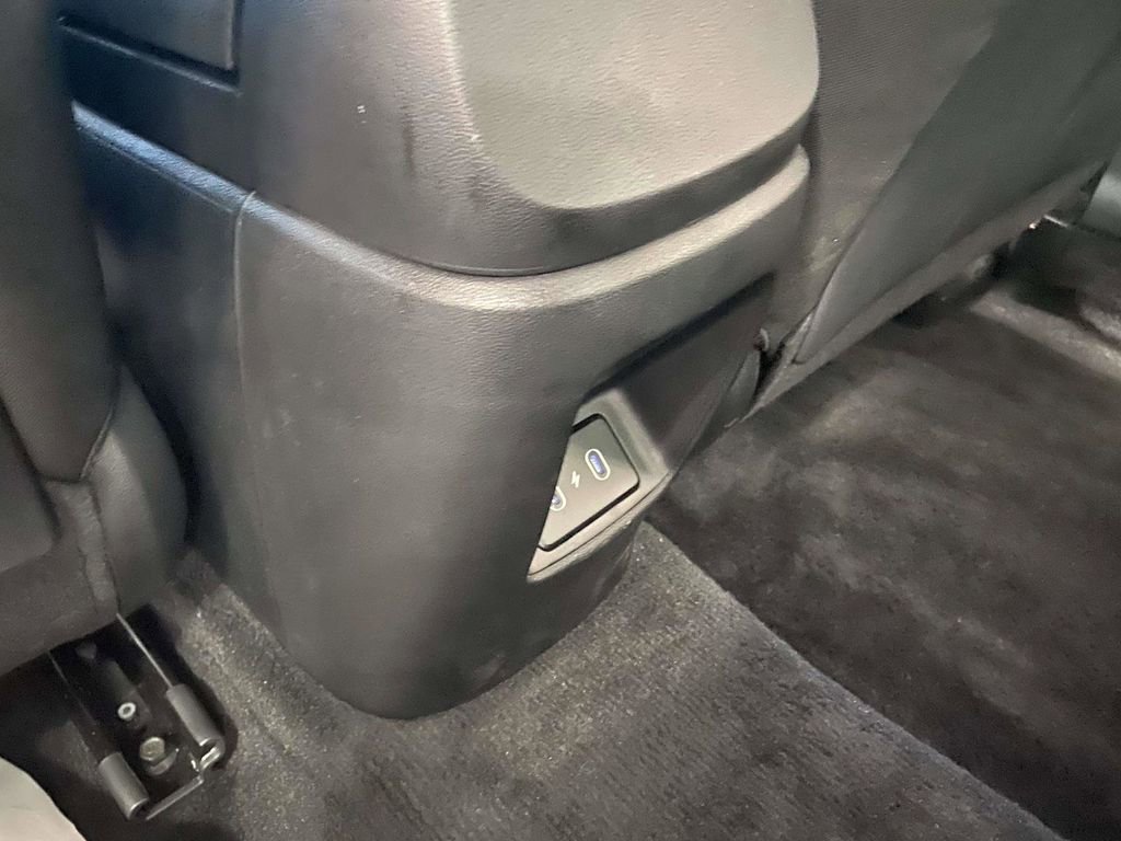 Certified 2025 Hyundai Elantra Sport image 11