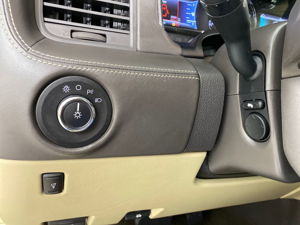 Used 2015 Lincoln Navigator 2WD w/ Equipment Group 101A Reserve image 13