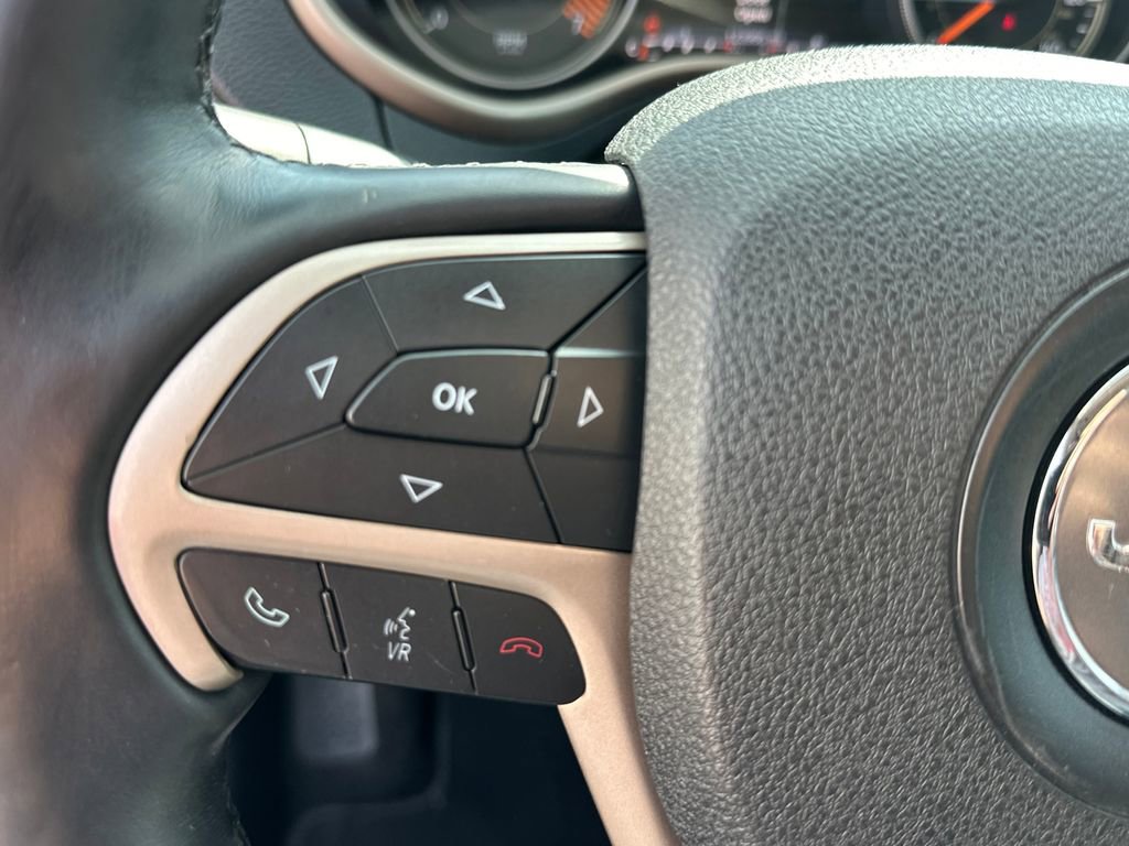 Used 2015 Jeep Cherokee Limited image 16