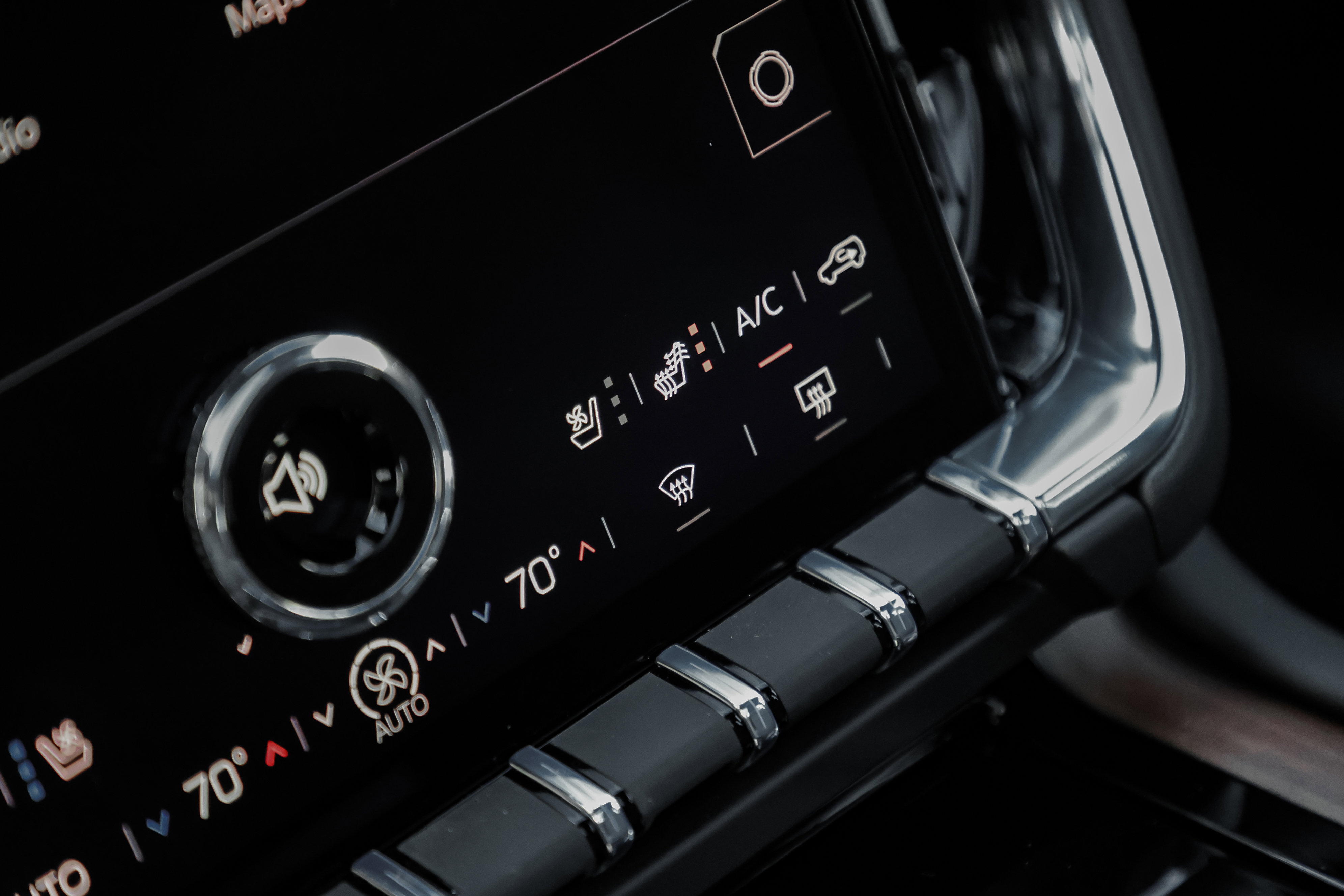 New 2026 GMC Yukon Denali w/ Sun & Power Step Package image 27