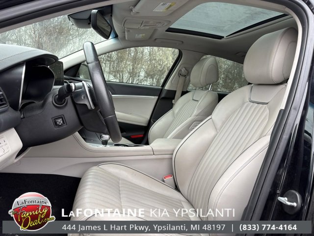 Used 2020 Genesis G70 3.3T image 9