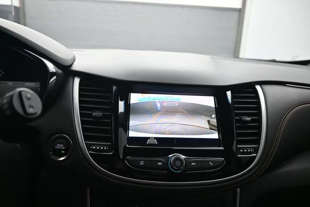 Used 2022 Chevrolet Trax LT w/ Sport Edition FWD image 18