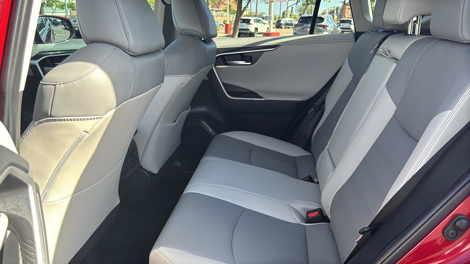 Used 2025 Toyota RAV4 Limited w/ Advanced Technology Package FWD image 30
