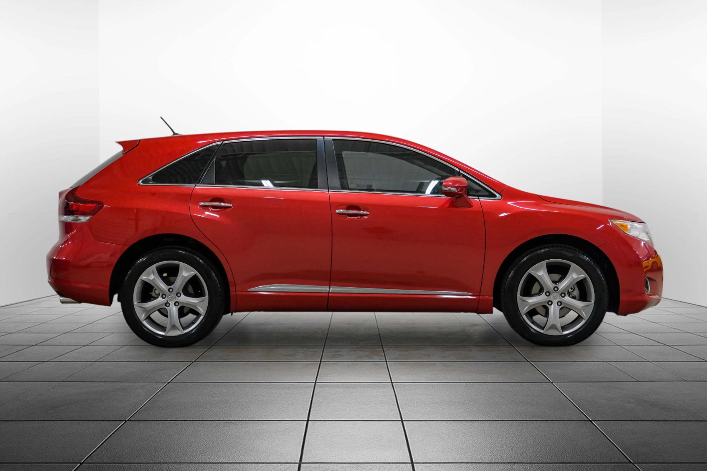 Used 2013 Toyota Venza XLE image 7
