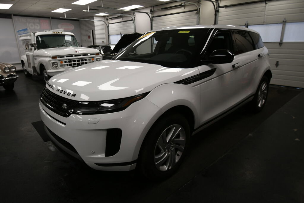 Used 2024 Land Rover Range Rover Evoque S image 3
