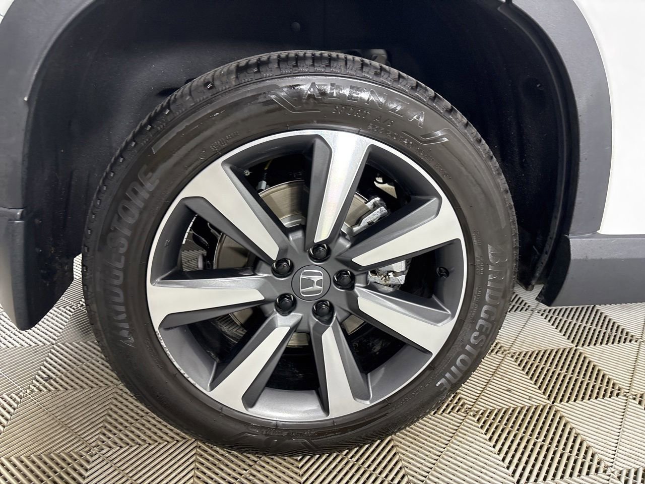 Used 2025 Honda Pilot Elite image 34