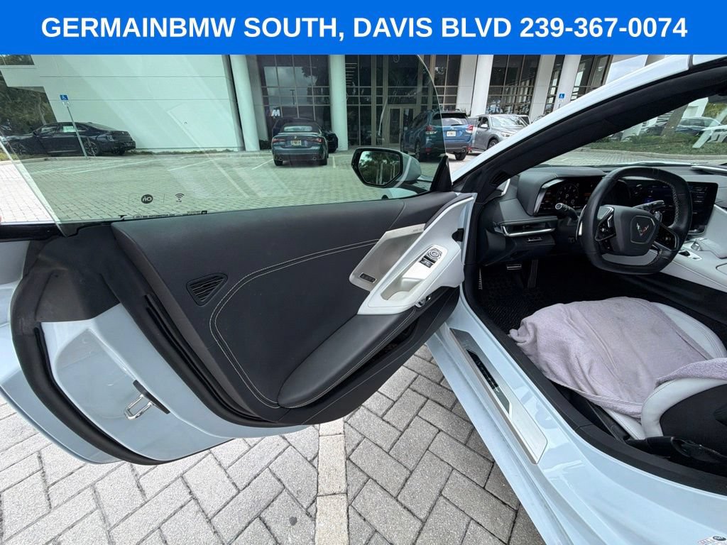 Used 2020 Chevrolet Corvette Stingray Preferred Cpe w/ 2LT Preferred Equipment Group RWD image 19