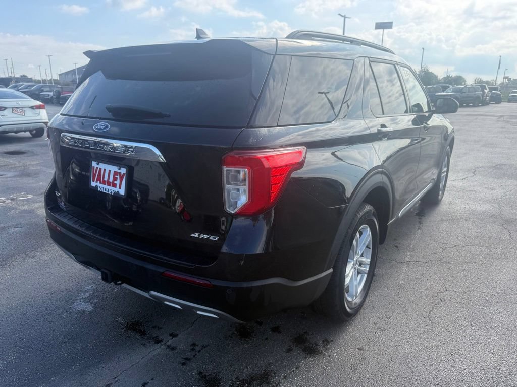 Used 2024 Ford Explorer XLT w/ Equipment Group 202A AWD/4WD image 3