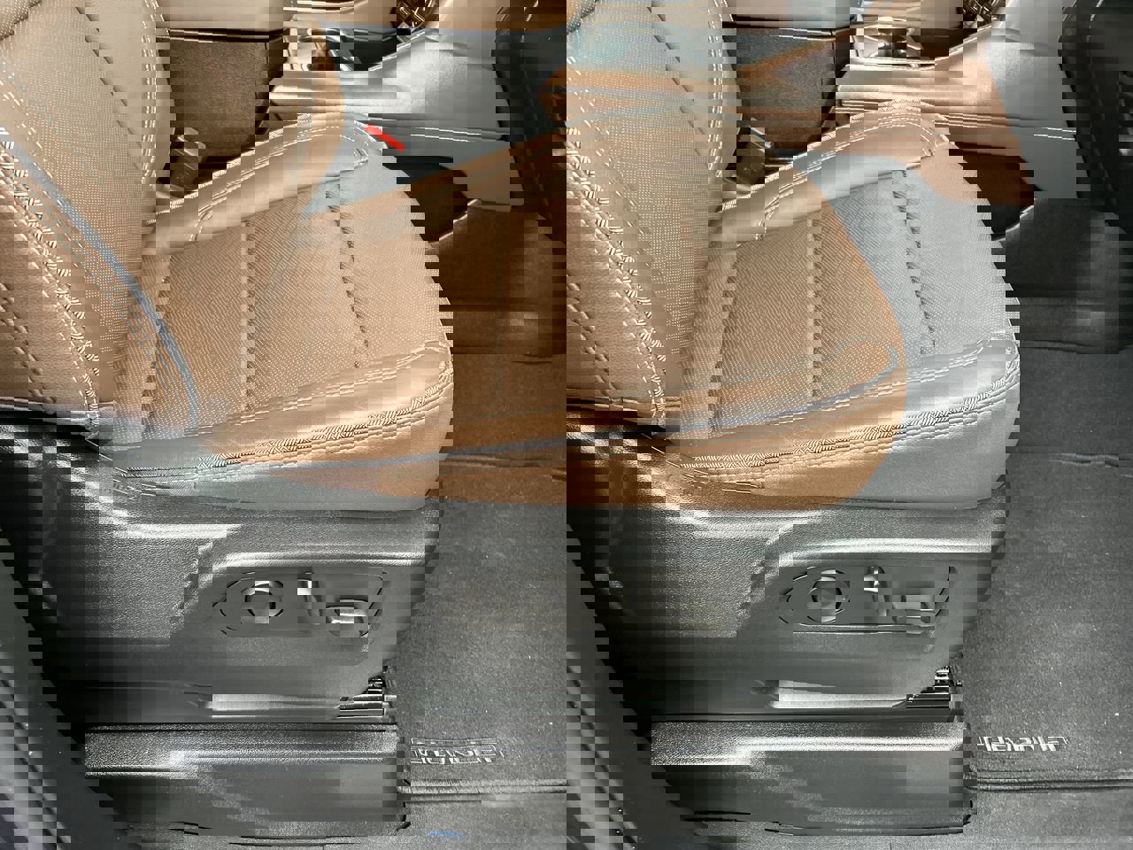 Used 2023 Chevrolet Tahoe High Country image 15