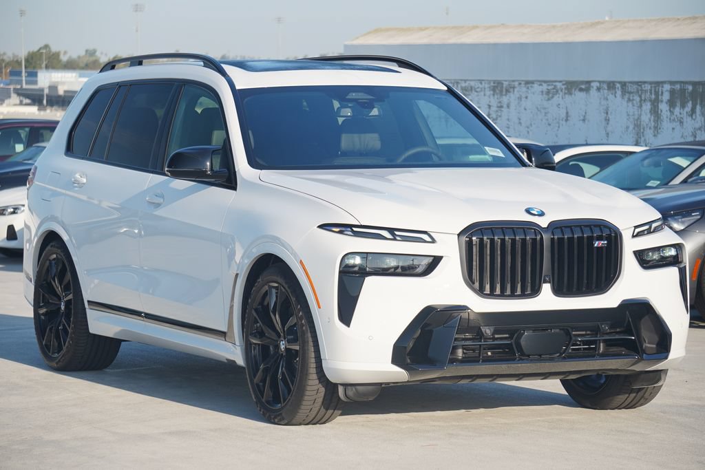 Used 2026 BMW X7 M60i w/ Climate Comfort Package AWD/4WD image 3