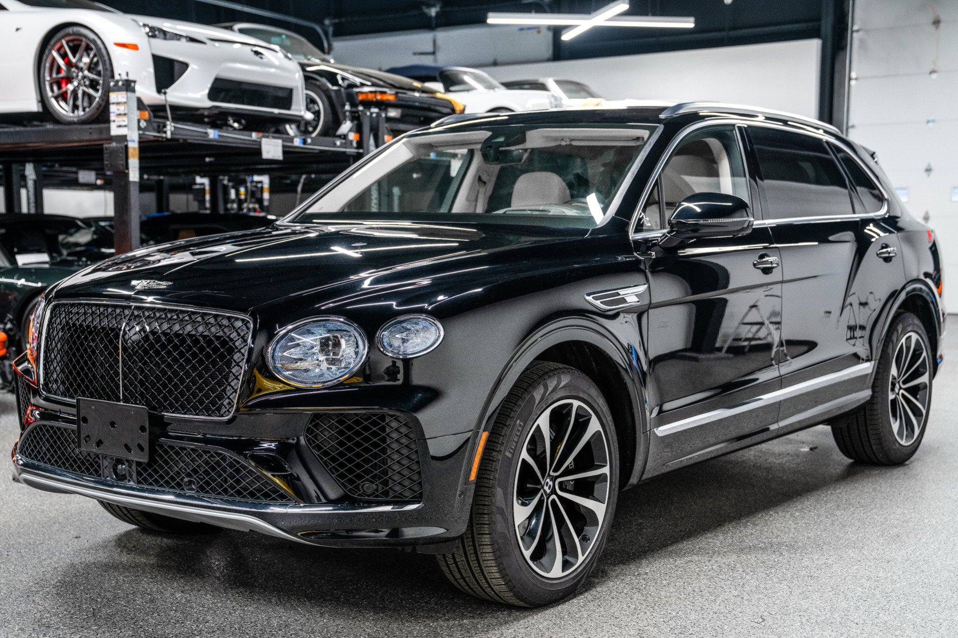 Used 2024 Bentley Bentayga Extended Wheelbase image 5