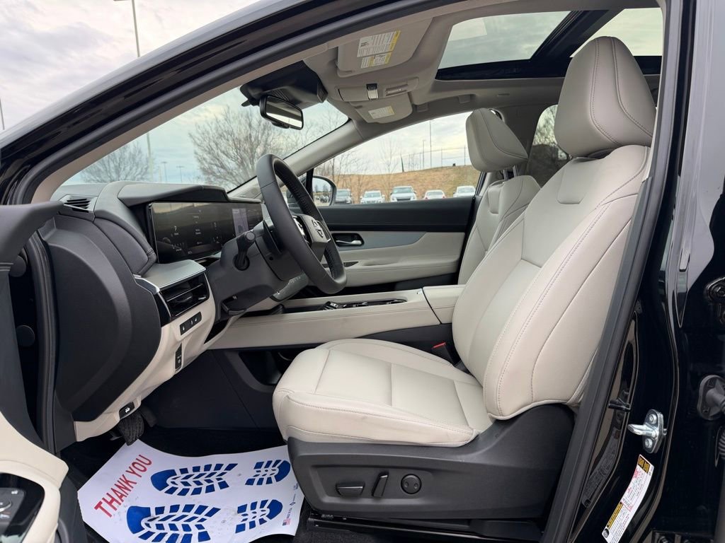 Used 2025 Nissan Murano SL image 16