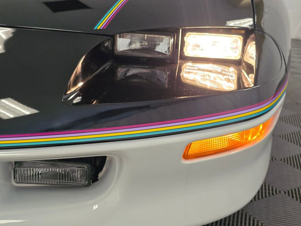 Used 1993 Chevrolet Camaro Z28 image 32