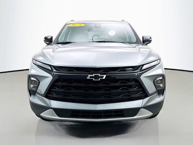 Used 2024 Chevrolet Blazer LT w/ Midnight/Sport Edition image 2