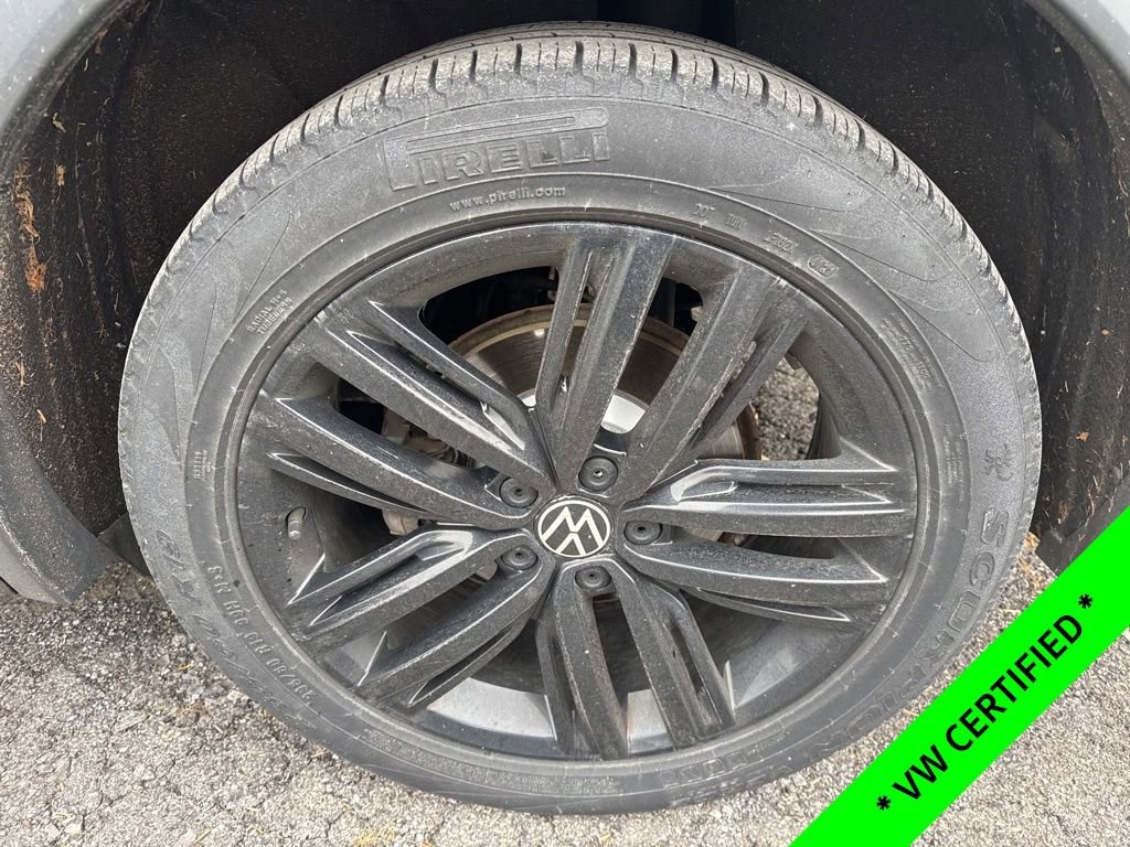 Used 2022 Volkswagen Tiguan SE R-Line image 11