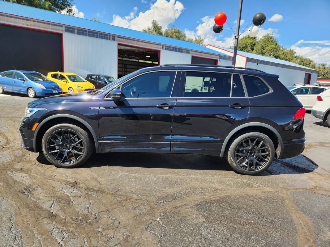 Used 2023 Volkswagen Tiguan SE R-Line FWD image 6