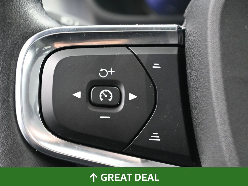 Used 2025 Volvo XC40 B5 Core AWD/4WD image 25