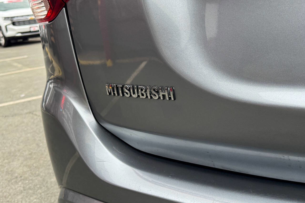 Used 2018 Mitsubishi Outlander GT image 18