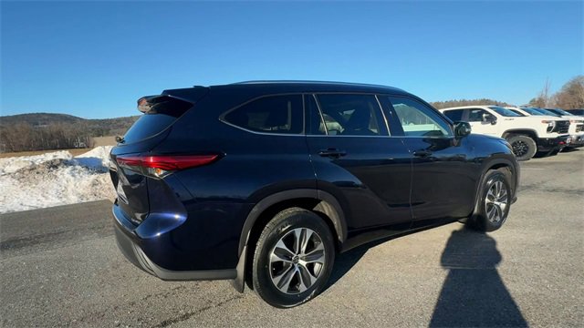 Used 2021 Toyota Highlander XLE image 8
