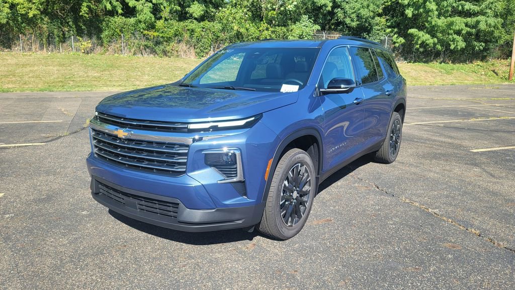 New 2026 Chevrolet Traverse LT w/ Sun and Wheel Package image 5